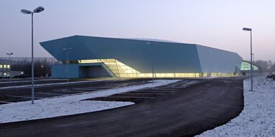 Eishalle, St. Pölten, 2007 (Sam Ott-Reinisch Architekten)