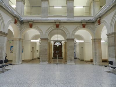 Evangelische Schule, Karlsplatz